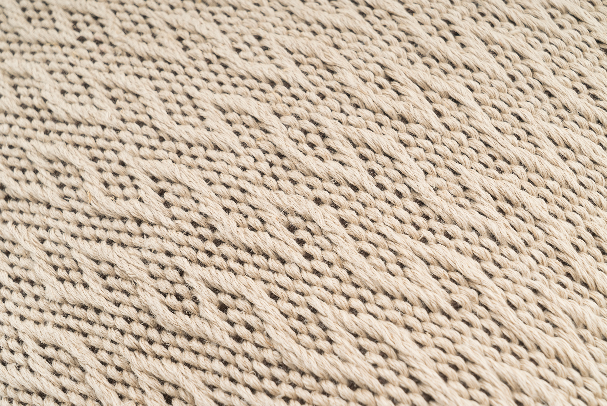 Artisan handwoven pillow case, beige zigzag pattern, made from Romanian hemp, eco-friendly.