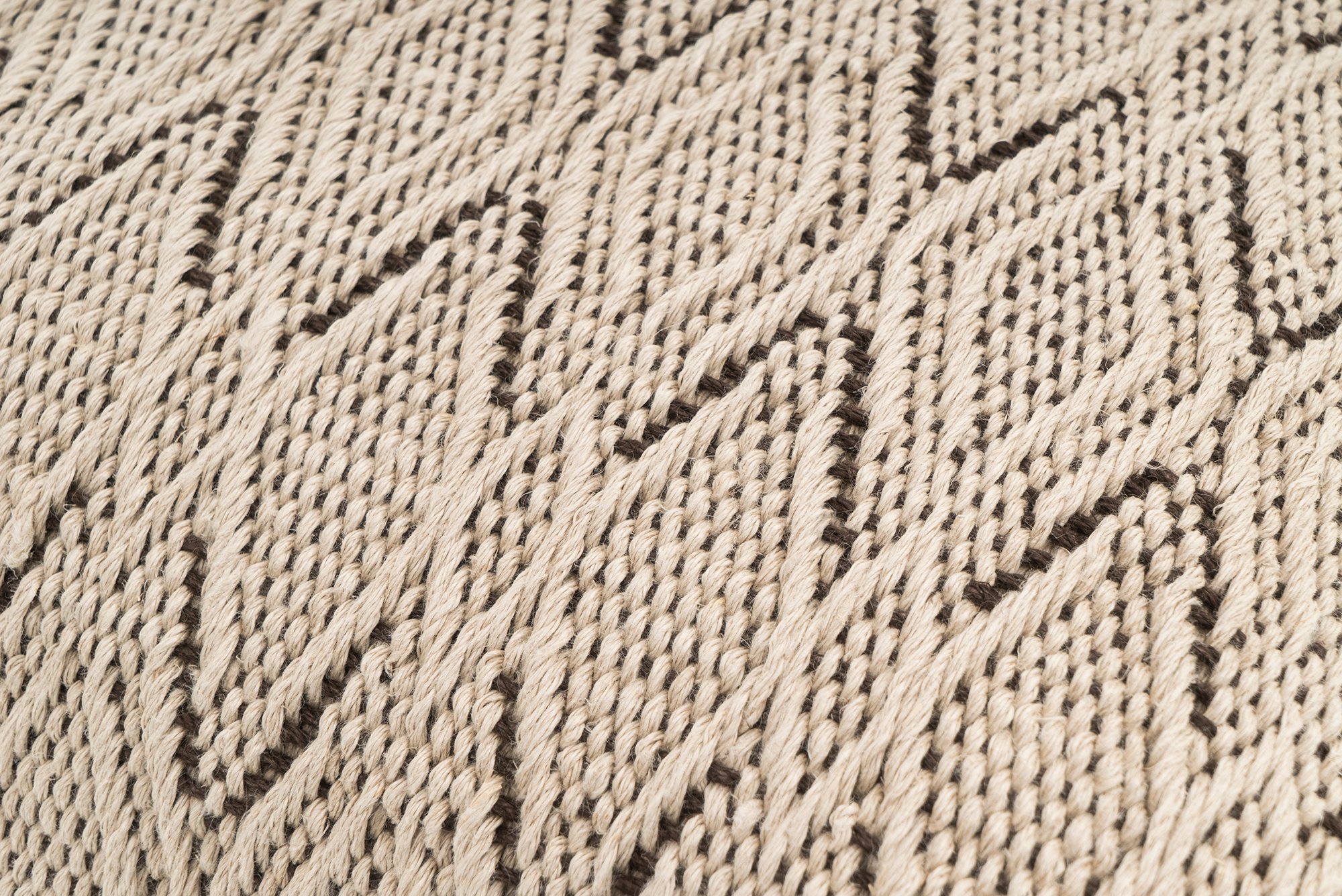 Artisan-crafted hemp pillowcase, bohemian style, diamond weave, beige-brown.