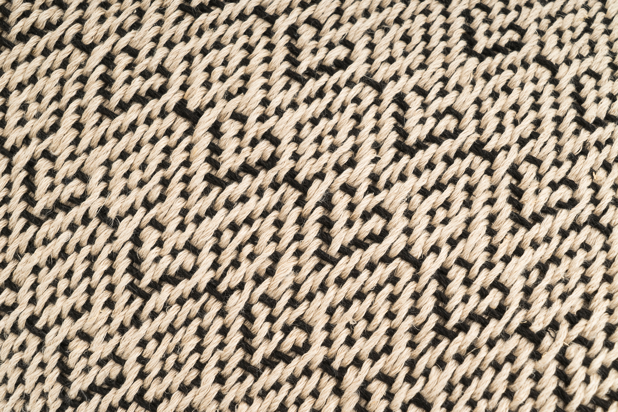 Sustainable Romanian hemp pillow cover, artisan-crafted, beige chevron pattern.