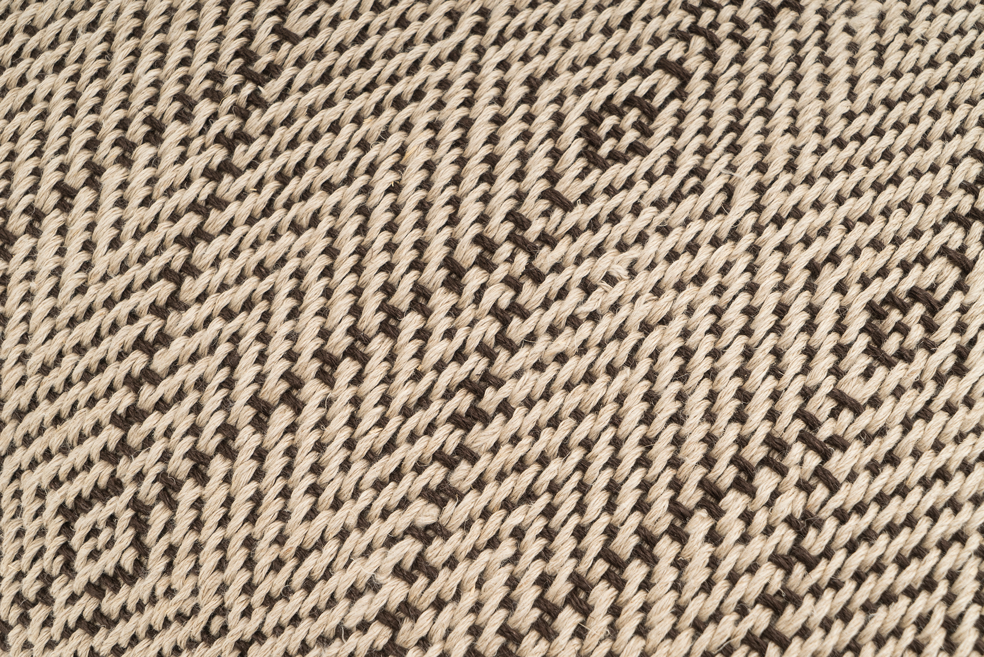 Artisan-crafted hemp pillowcase, featuring beige diamond weave, made with Romanian hemp.